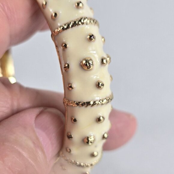 Lilly Pulitzer Bracelet Gold Plated Cream Enamel Sea Urchin Bangle VTG Signed - Picture 10 of 14